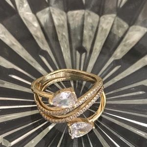 Free🇨🇦Yellow Gold Ring with Crystals